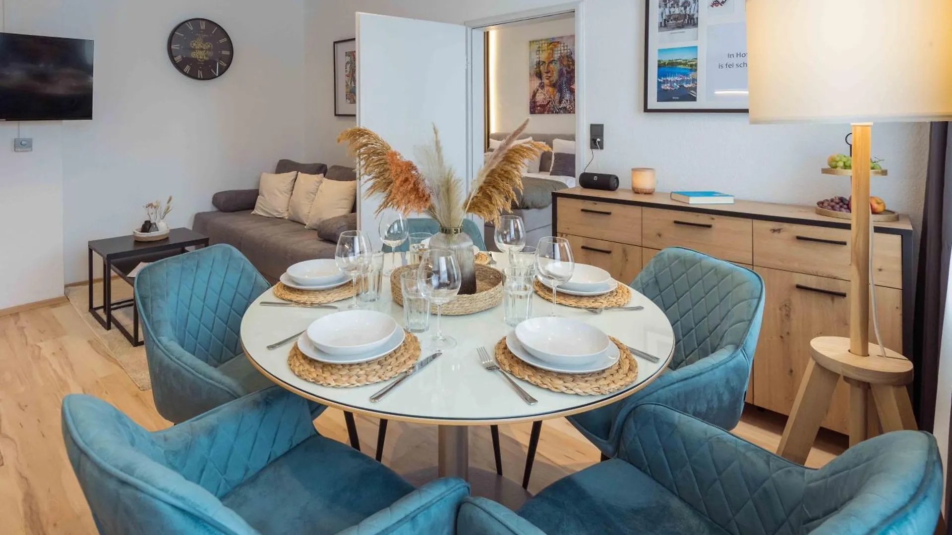 Schillerapartment Hof, Kueche, 24H Digital-Checkin, Parkplatz, Wlan250Mbit Hof