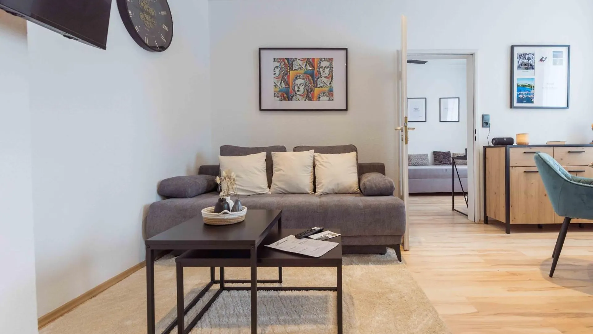 Schillerapartment Hof, Kueche, 24H Digital-Checkin, Parkplatz, Wlan250Mbit Hof  Apartment