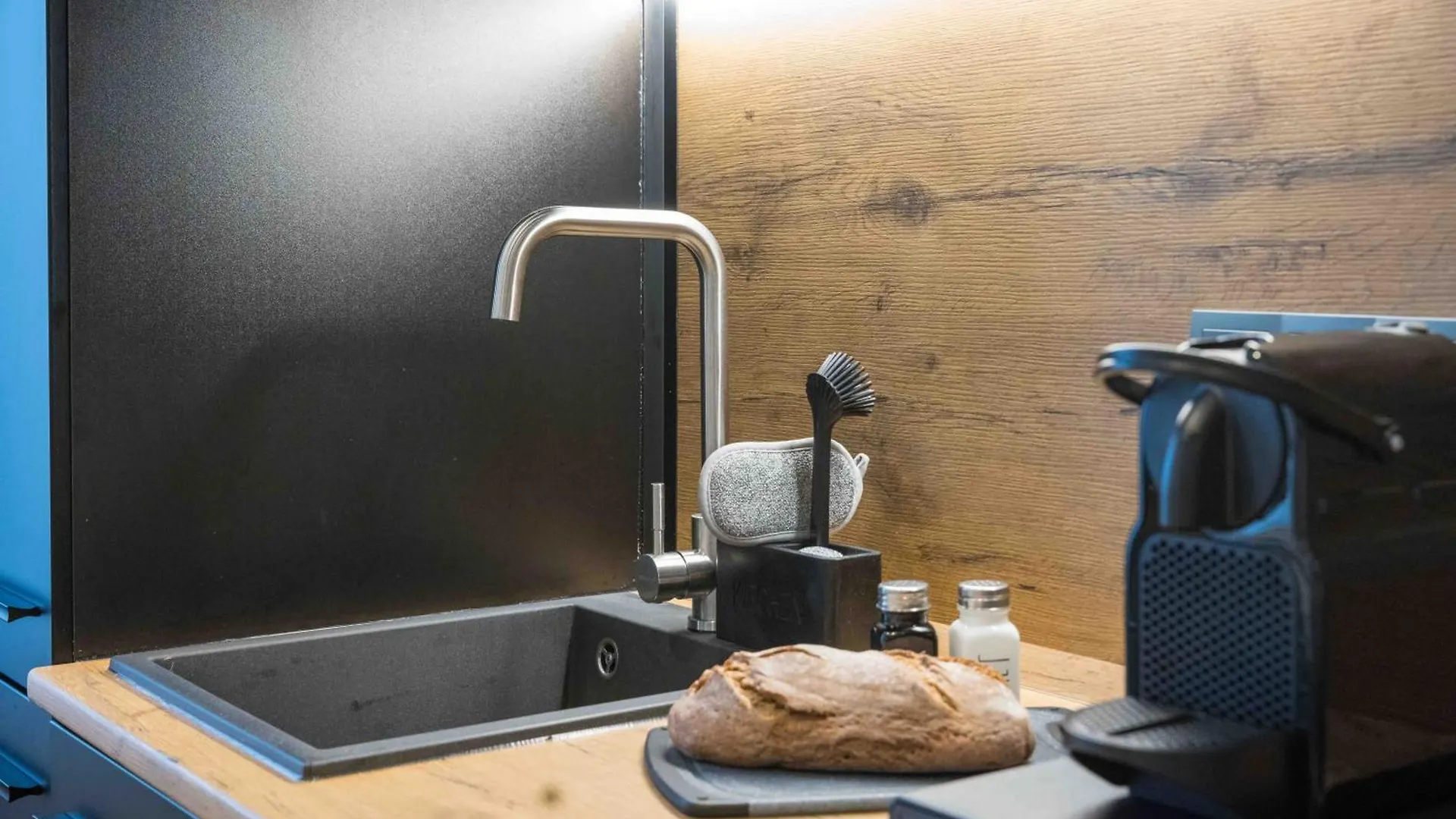 Schillerapartment Hof, Kueche, 24H Digital-Checkin, Parkplatz, Wlan250Mbit Hof  Deutschland