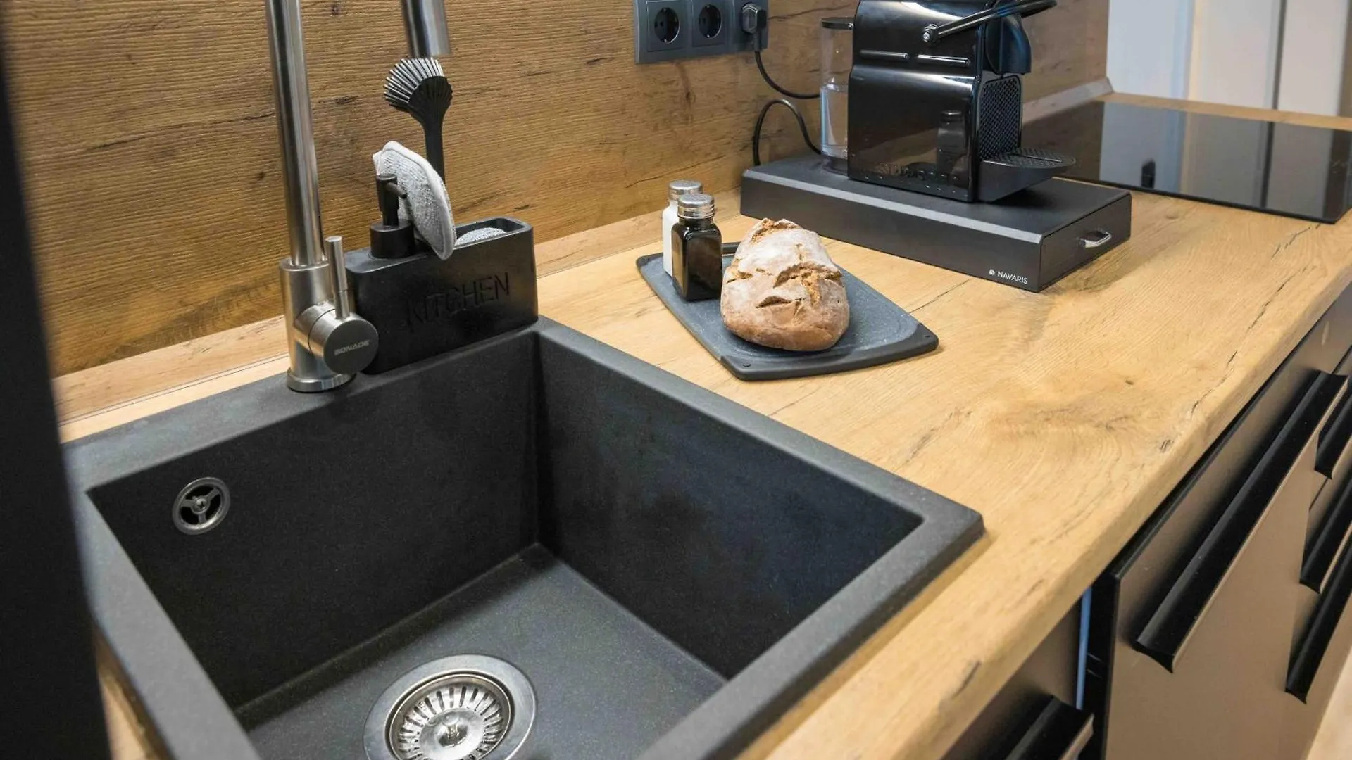 Apartment Schillerapartment Hof, Kueche, 24H Digital-Checkin, Parkplatz, Wlan250Mbit Hof