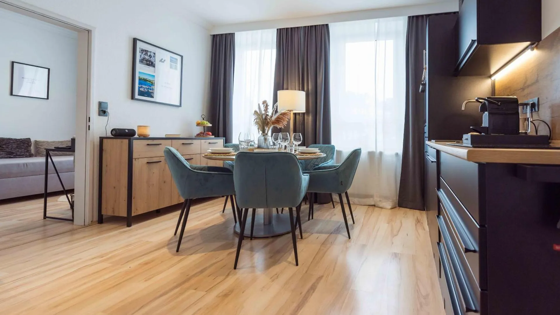 Schillerapartment Hof, Kueche, 24H Digital-Checkin, Parkplatz, Wlan250Mbit Hof