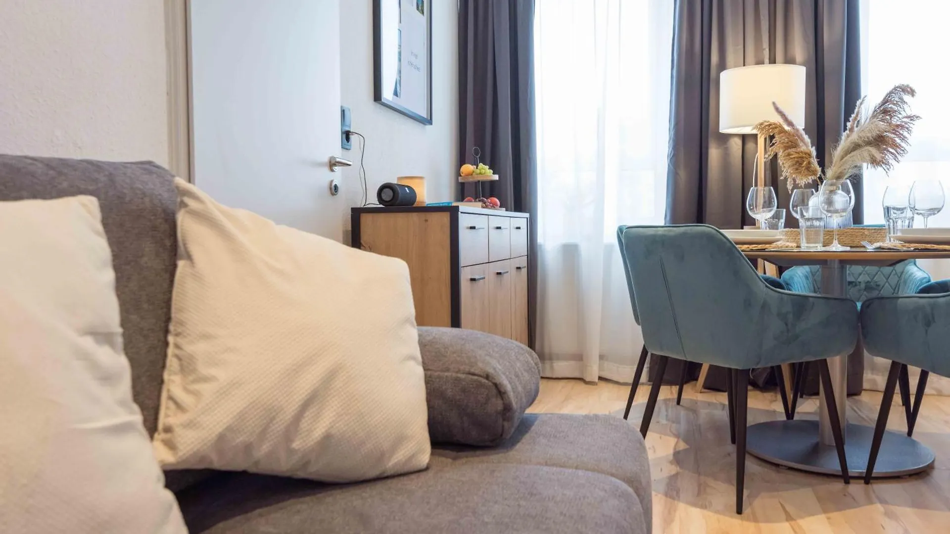 Apartment Schillerapartment Hof, Kueche, 24H Digital-Checkin, Parkplatz, Wlan250Mbit Hof